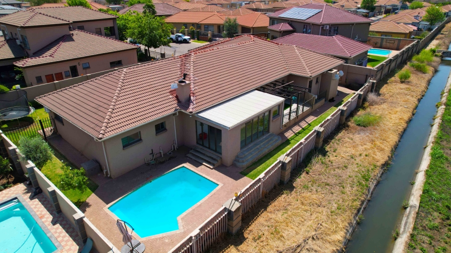 4 Bedroom Property for Sale in Baillie Park North West